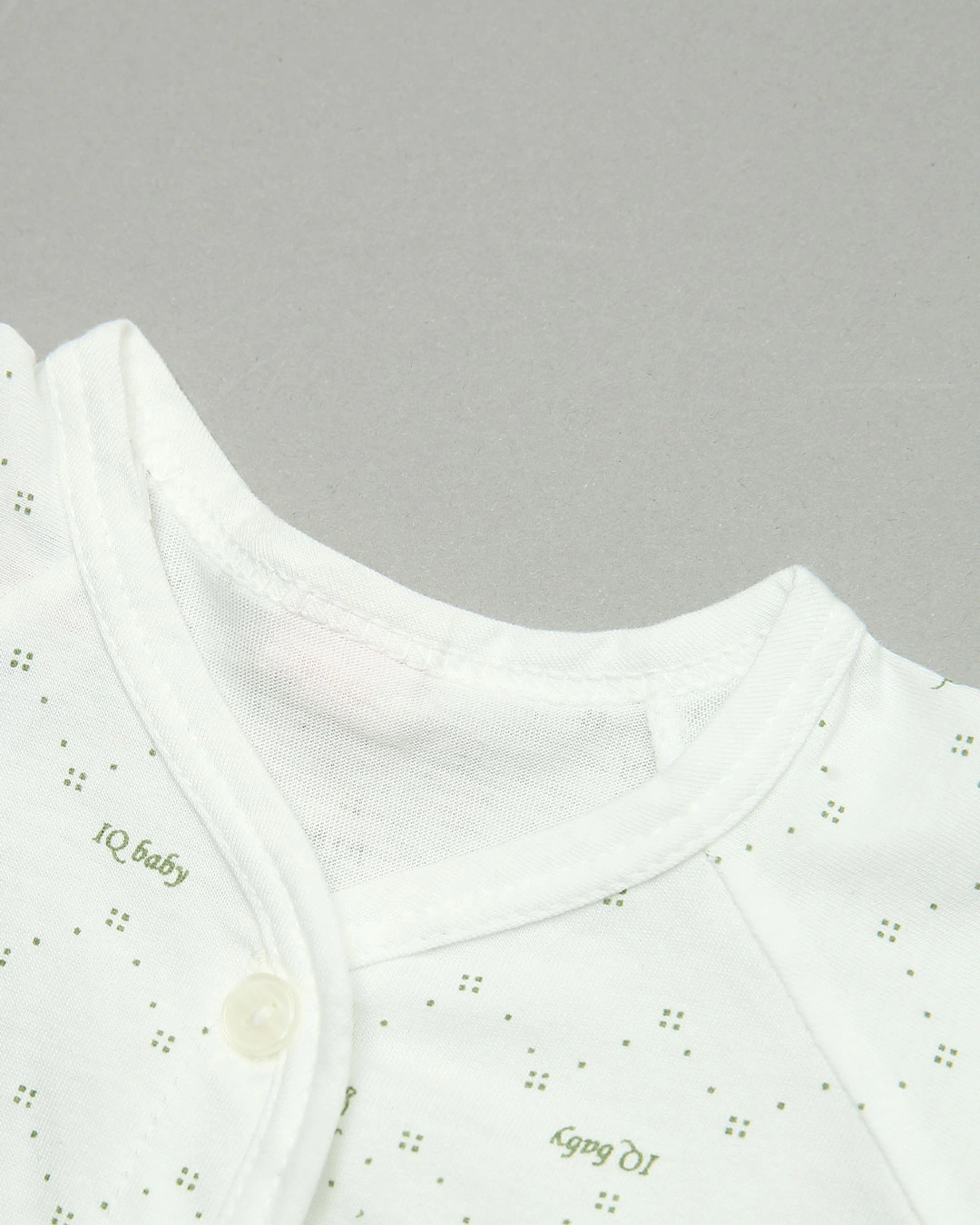 Áo tay ngắn in hình thú xanh IQ Baby màu trắng 3