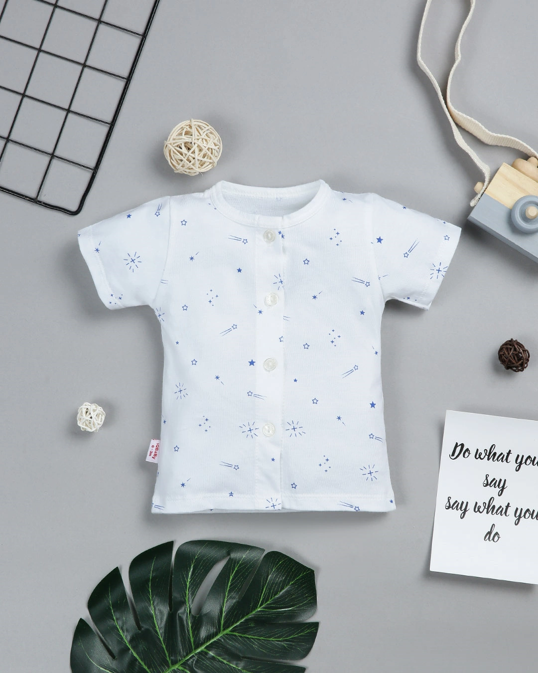 Bộ tay ngắn in sao băng xanh IQ Baby màu trắng 2