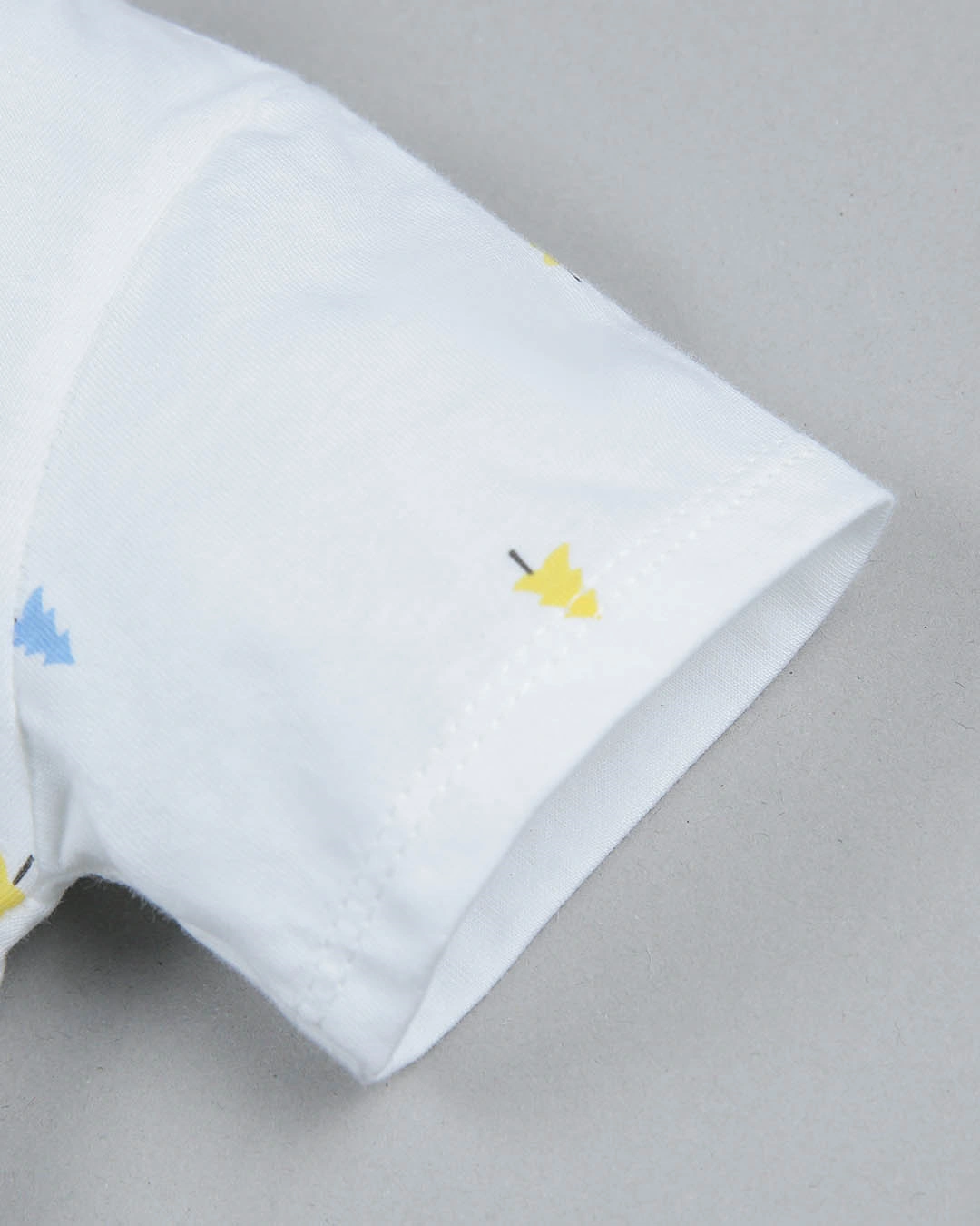 Bộ tay ngắn in cây thông IQ Baby màu trắng 5