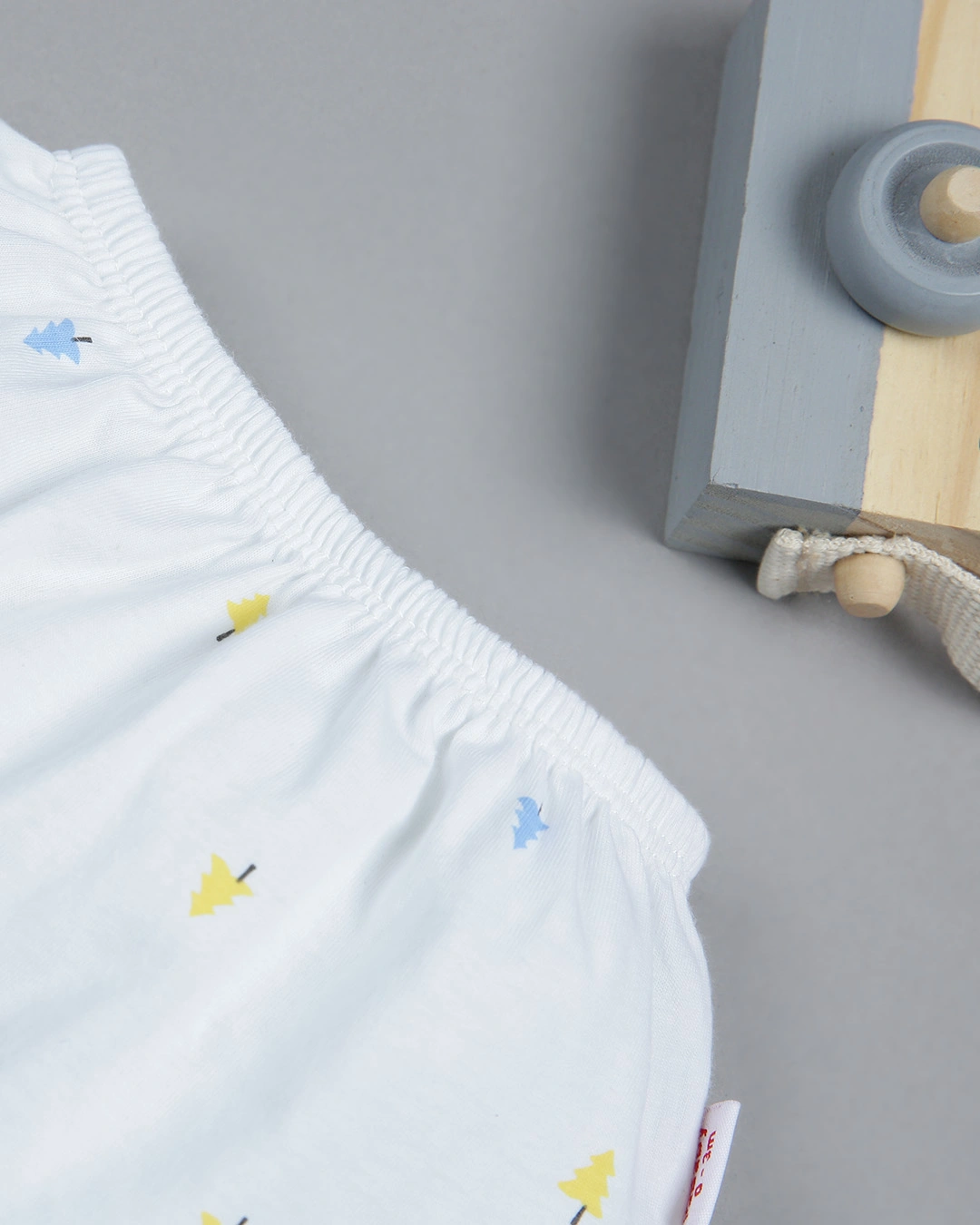 Bộ tay ngắn in cây thông IQ Baby màu trắng 7