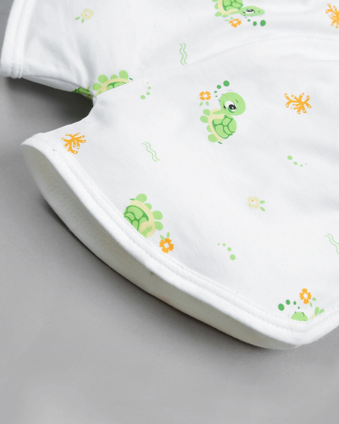 Bộ sát nách in hình rùa IQ Baby màu trắng 8