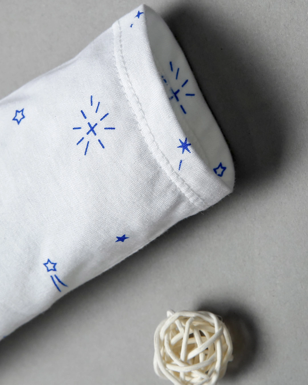 Bộ tay dài in sao băng xanh IQ Baby màu trắng 5