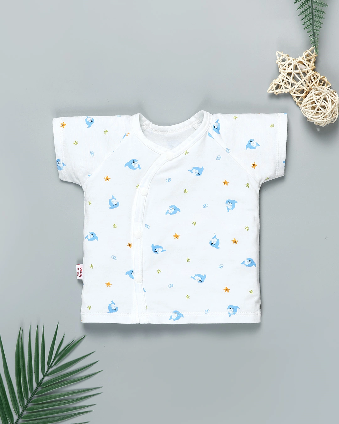 Combo 2 áo tay ngắn in cá heo xanh và em bé IQ Baby màu trắng 2