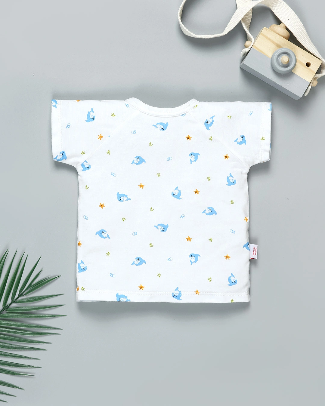 Combo 2 áo tay ngắn in cá heo xanh và em bé IQ Baby màu trắng 3