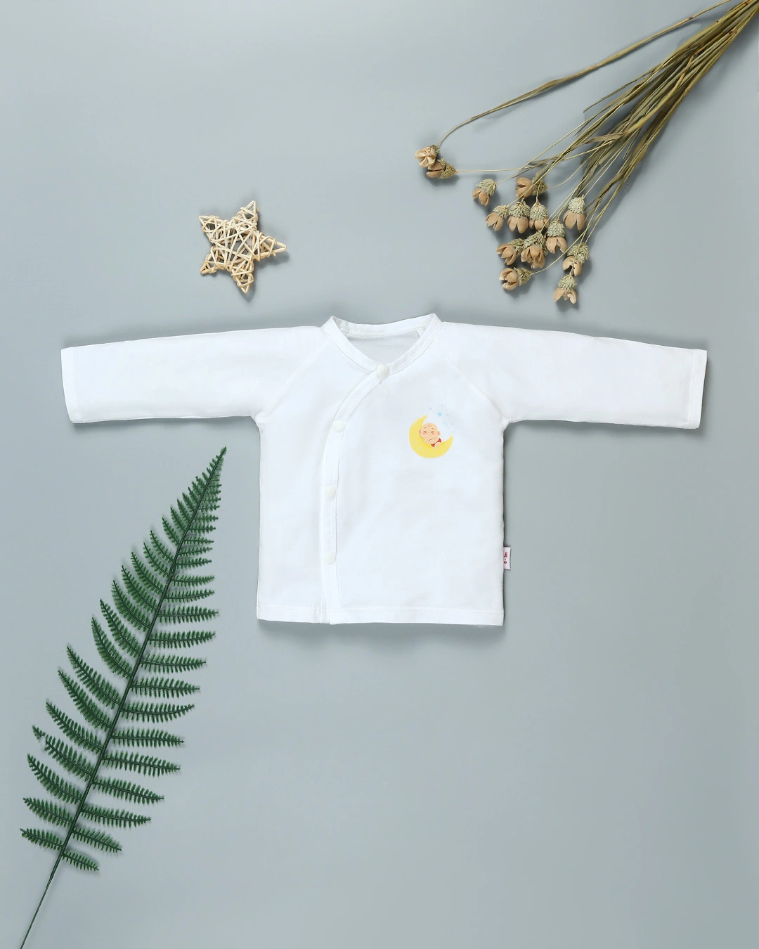 Combo 2 áo tay dài in cá heo xanh và em bé IQ Baby màu trắng 8