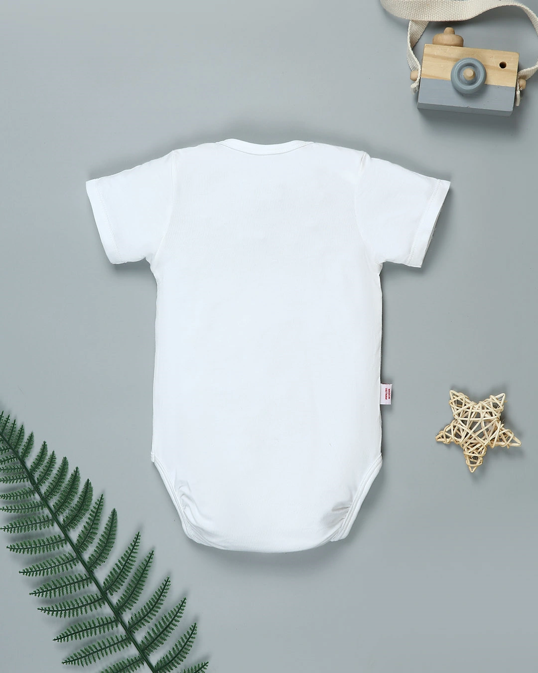 Combo 2 bodysuit tay ngắn in cá heo xanh và em bé IQ Baby màu trắng 10