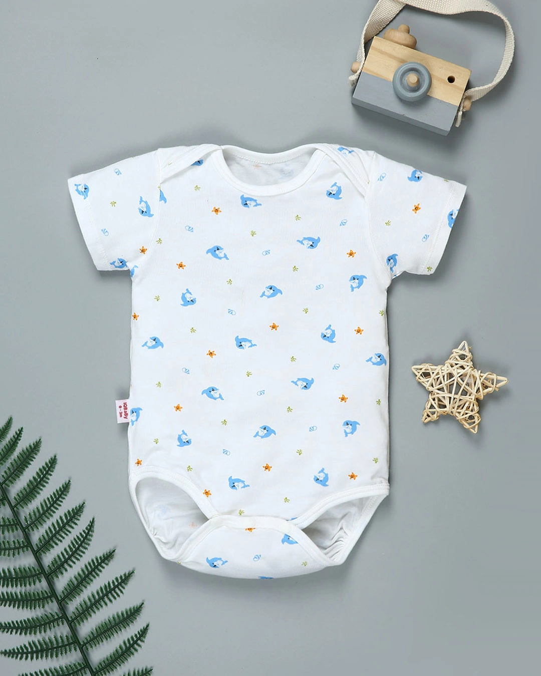 Combo 2 bodysuit tay ngắn in cá heo xanh và em bé IQ Baby màu trắng 2