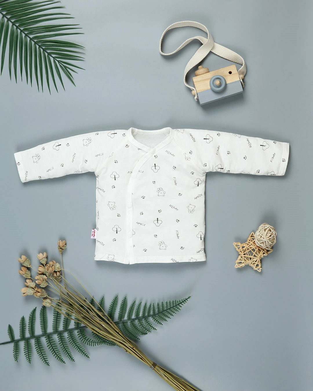 Combo 2 áo tay dài in cá heo xanh và em bé IQ Baby màu trắng 16