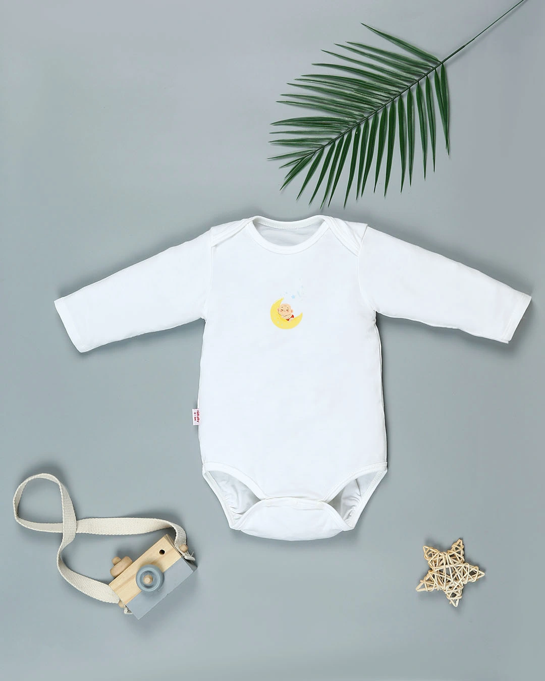 Combo 2 bodysuit tay dài in gấu xám và em bé IQ Baby màu trắng 2