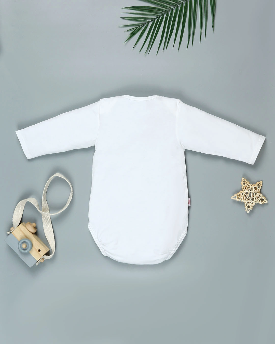 Combo 2 bodysuit tay dài in gấu xám và em bé IQ Baby màu trắng 3
