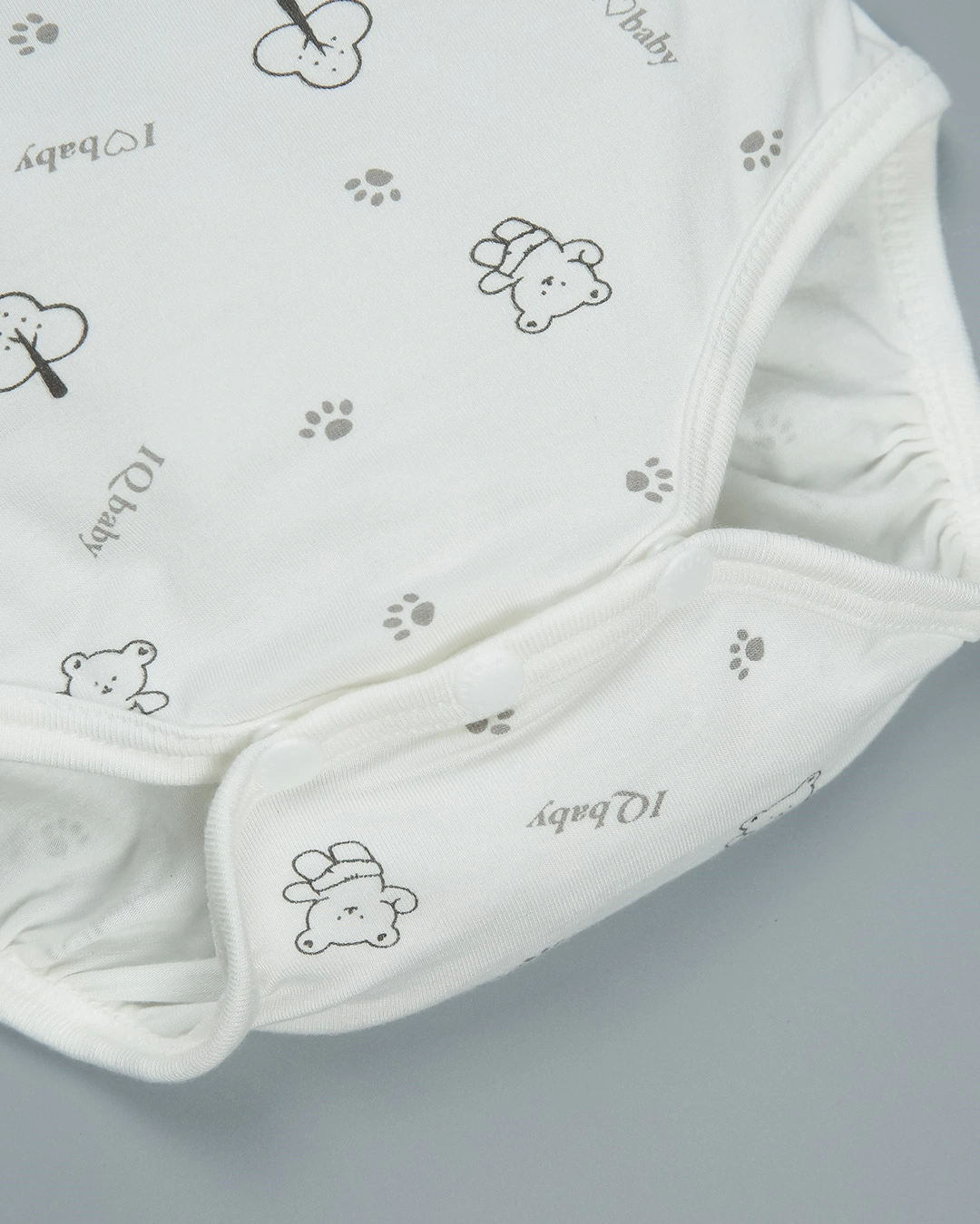 Combo 2 bodysuit tay ngắn in cá heo xanh và em bé IQ Baby màu trắng 29
