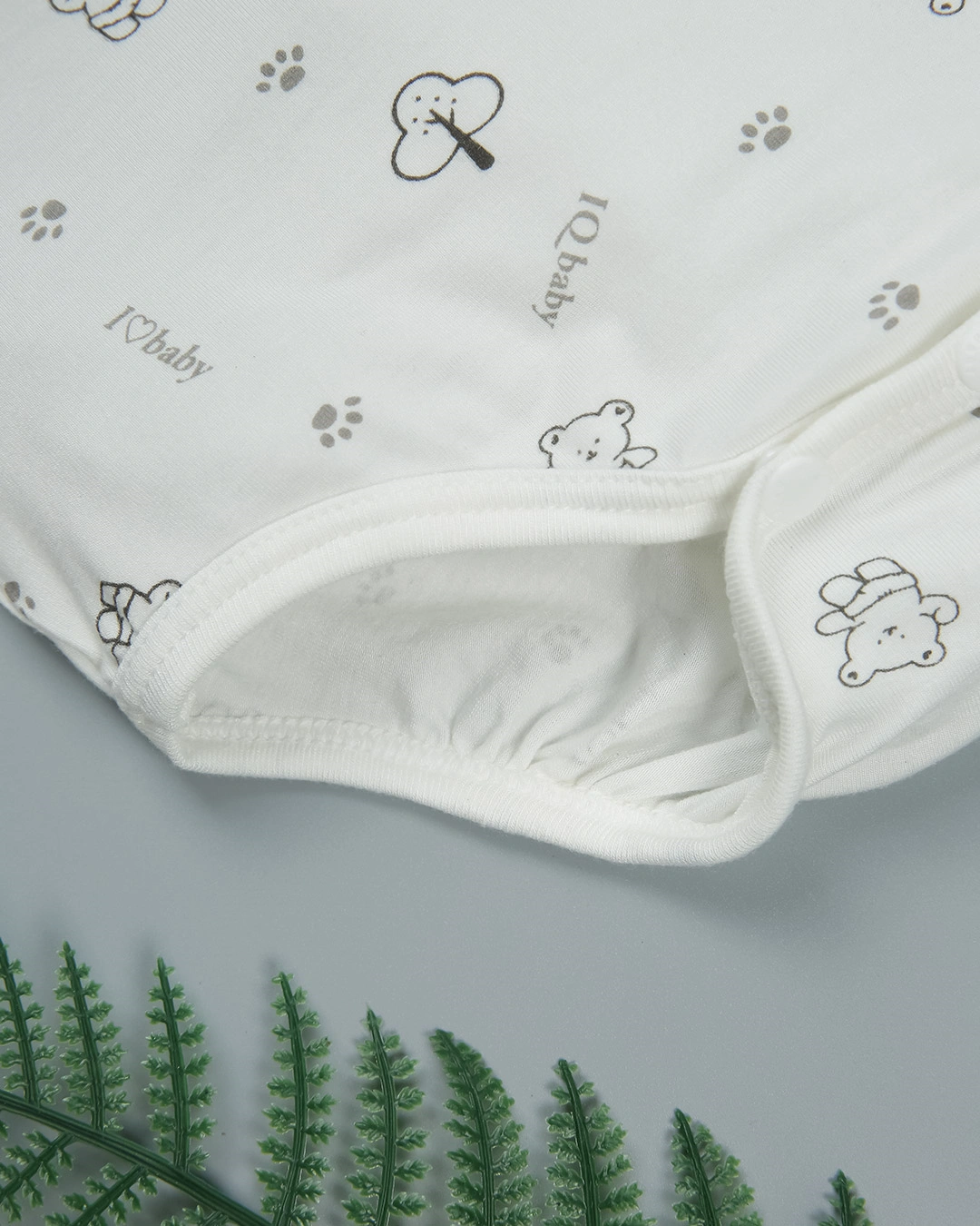 Combo 2 bodysuit tay ngắn in cá heo xanh và em bé IQ Baby màu trắng 30