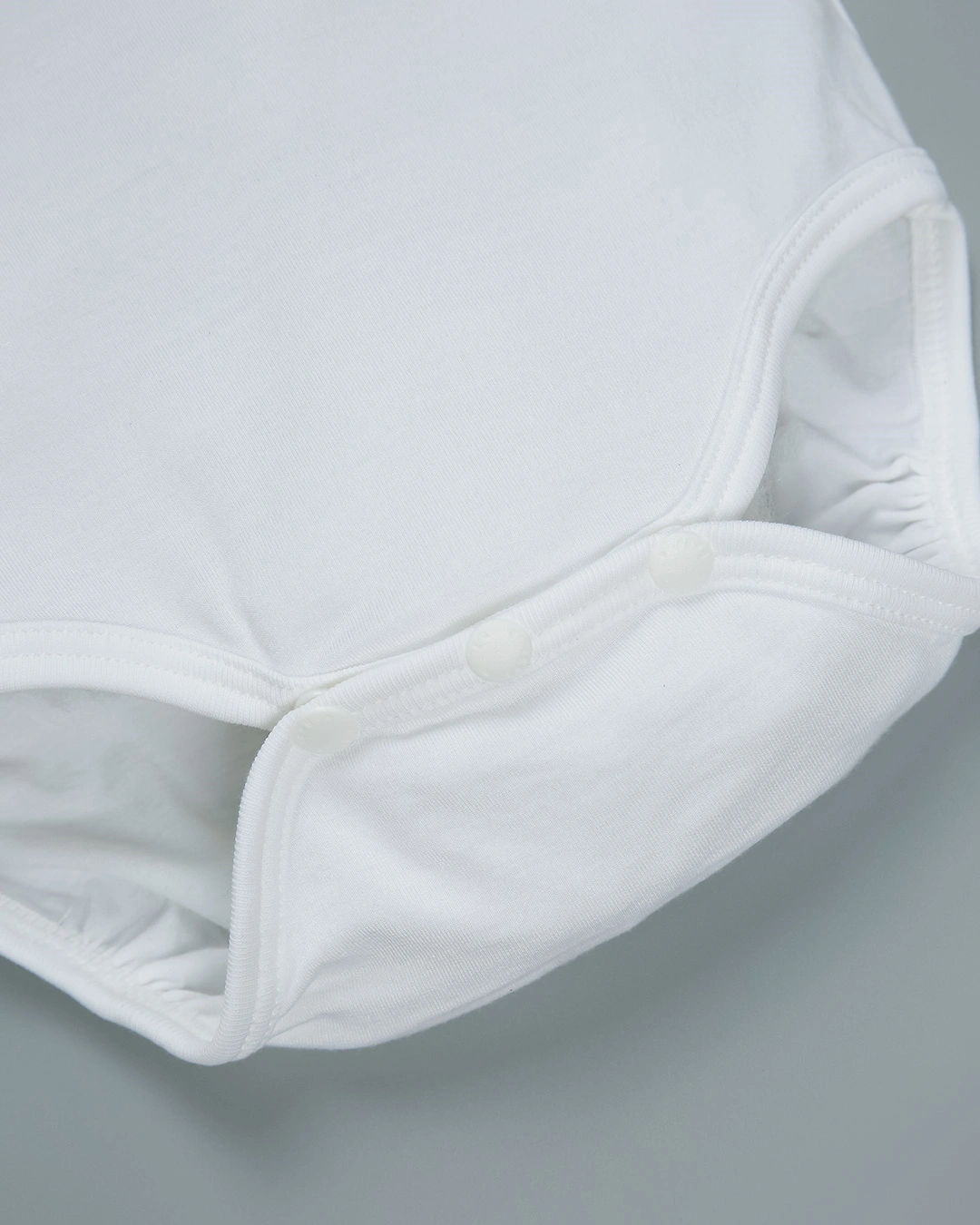 Combo 2 bodysuit tay ngắn in cá heo xanh và em bé IQ Baby màu trắng 22