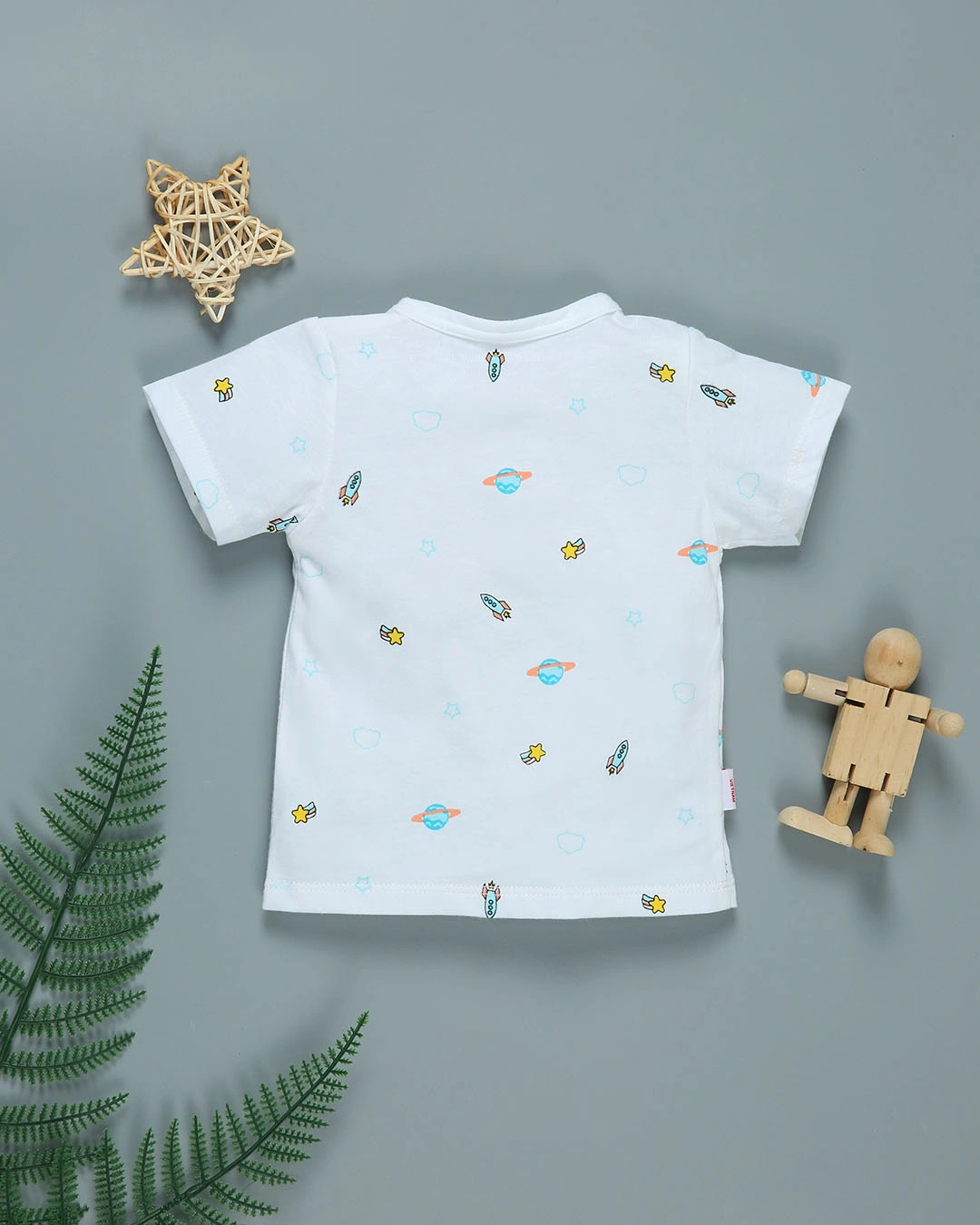 Áo tay ngắn in quả địa cầu IQ Baby màu trắng 2