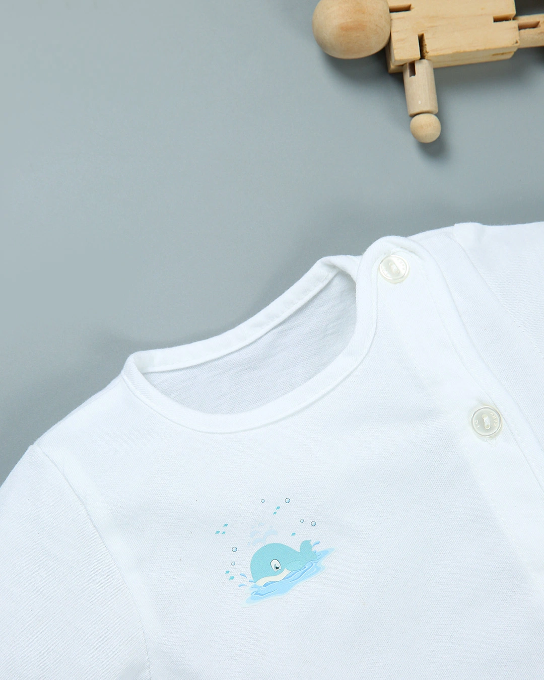 Áo tay ngắn in cá voi IQ Baby màu trắng 4