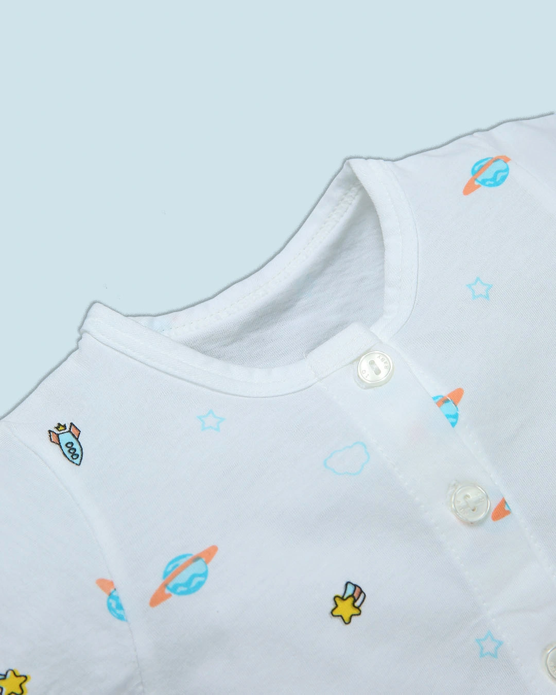 Áo tay dài in quả địa cầu IQ Baby màu trắng 3