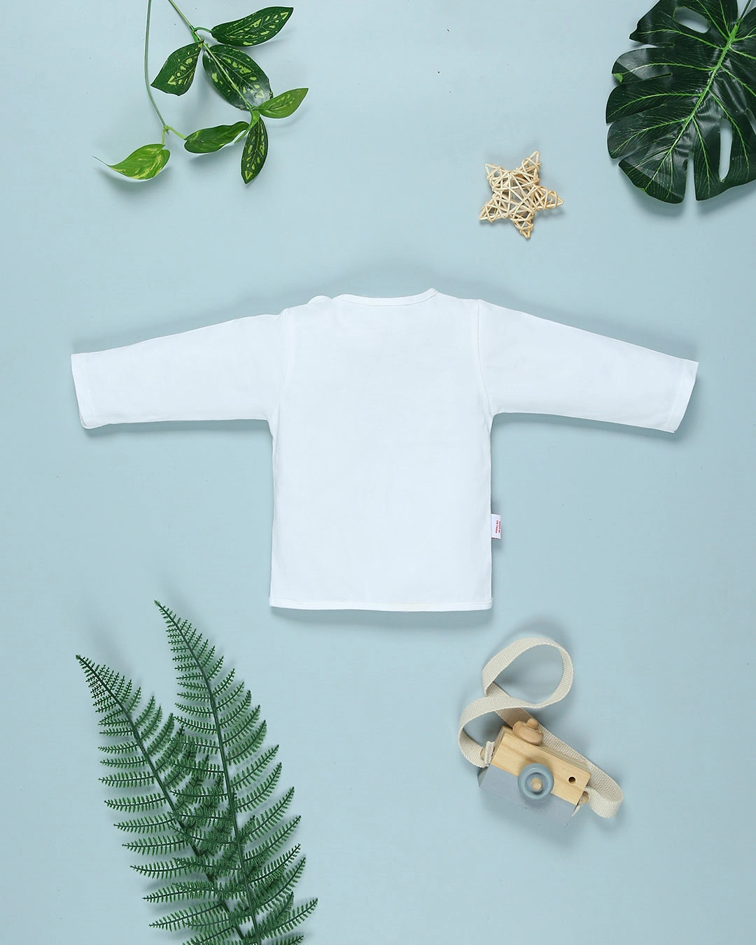 Áo tay dài in hình cá voi IQ Baby màu trắng 3