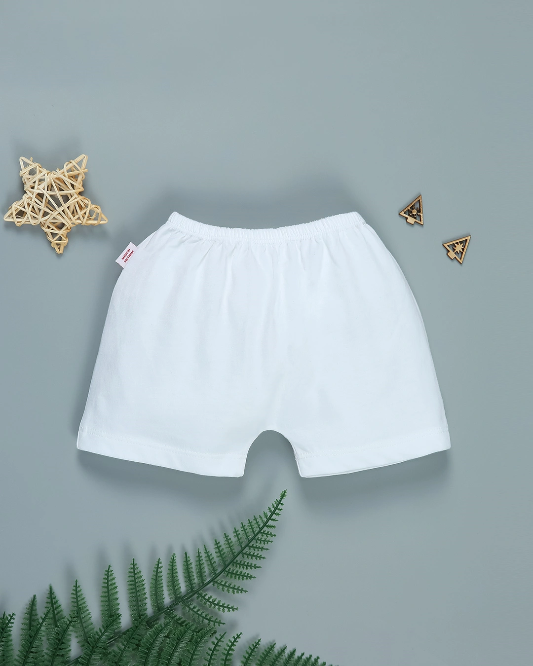 Quần ngắn cotton mềm nhẹ IQ Baby màu trắng 2