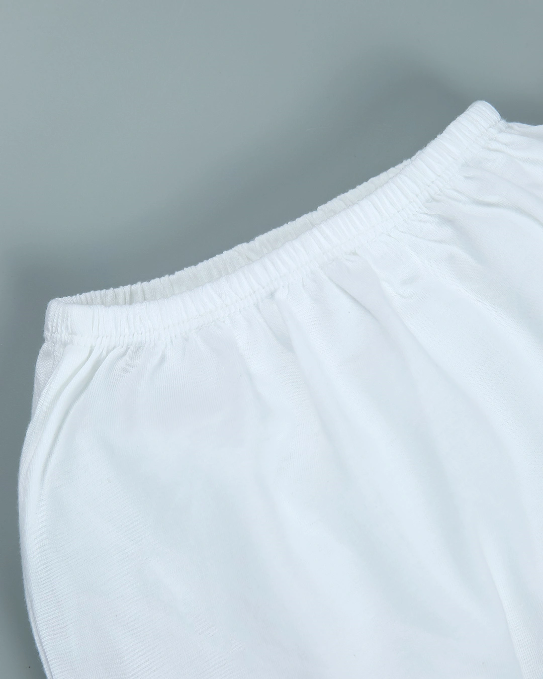 Quần ngắn cotton mềm nhẹ IQ Baby màu trắng 3