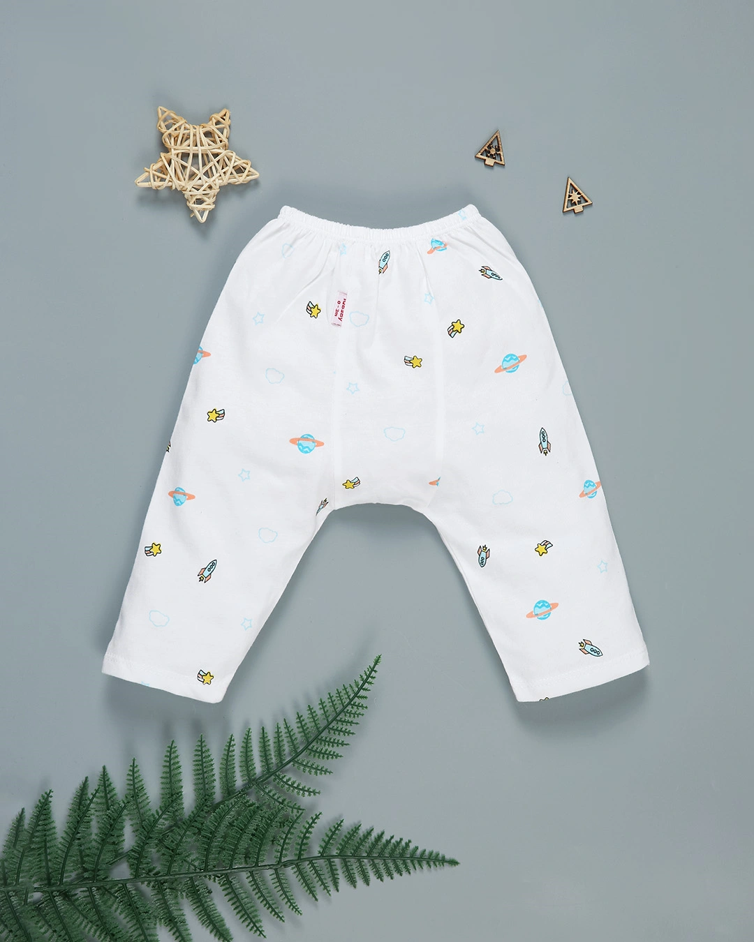 Quần dài in quả địa cầu IQ Baby màu trắng 2