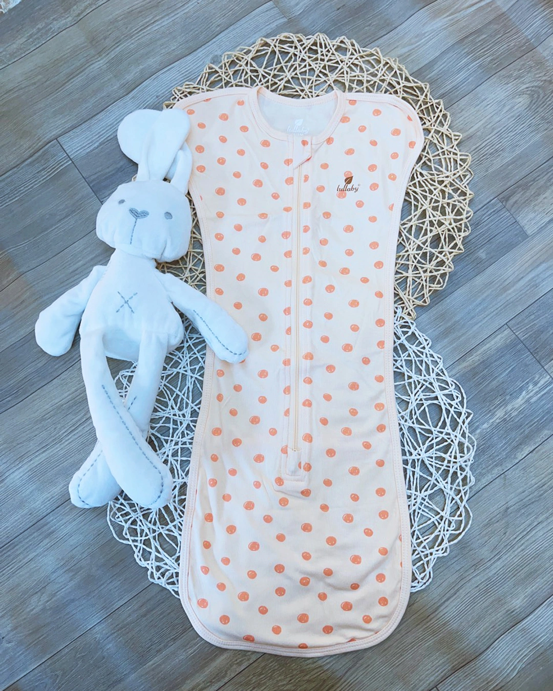 Nhộng chũn có khóa Lullaby NH225V 1 - 3 tháng màu be 2