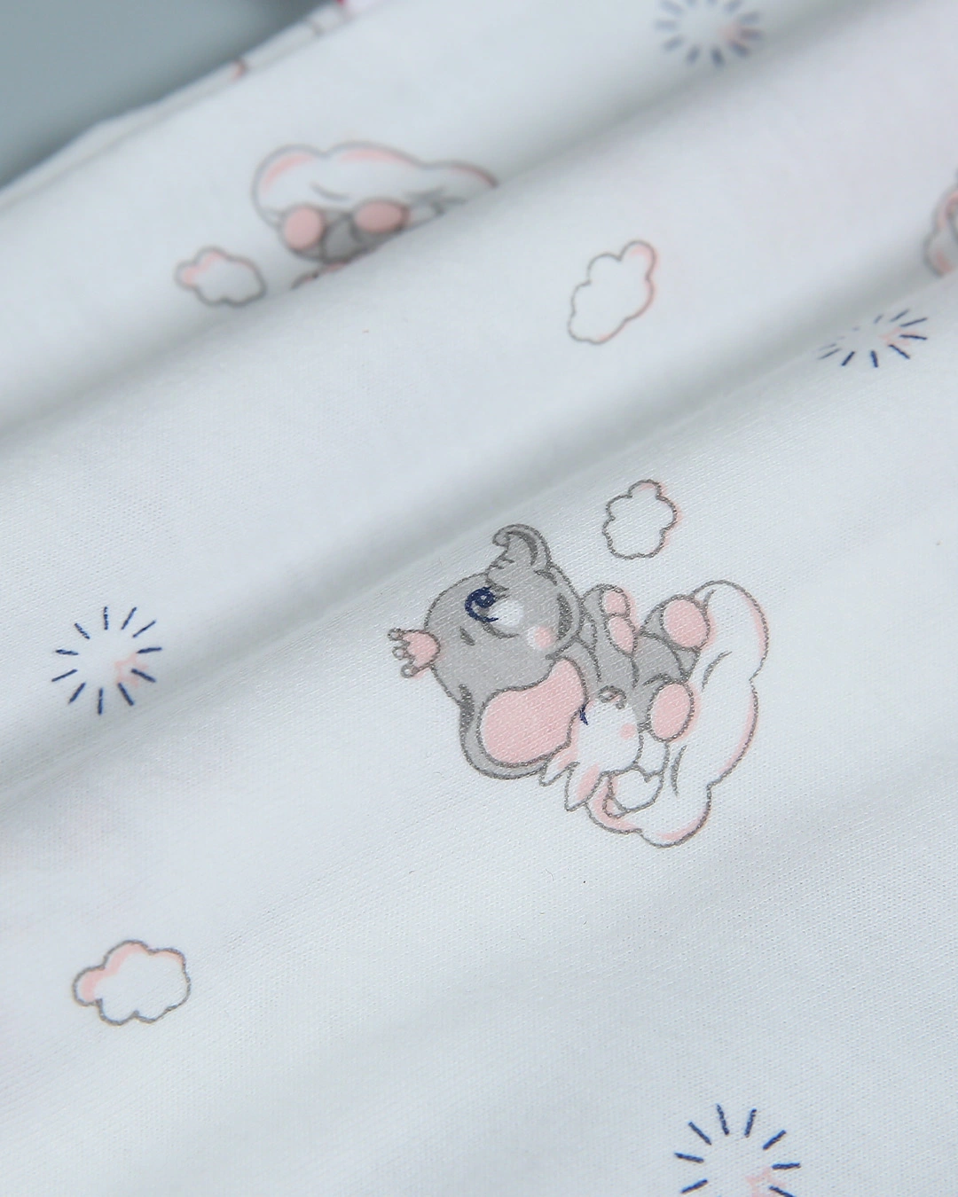Bộ tay ngắn in hình voi IQ Baby màu trắng 10