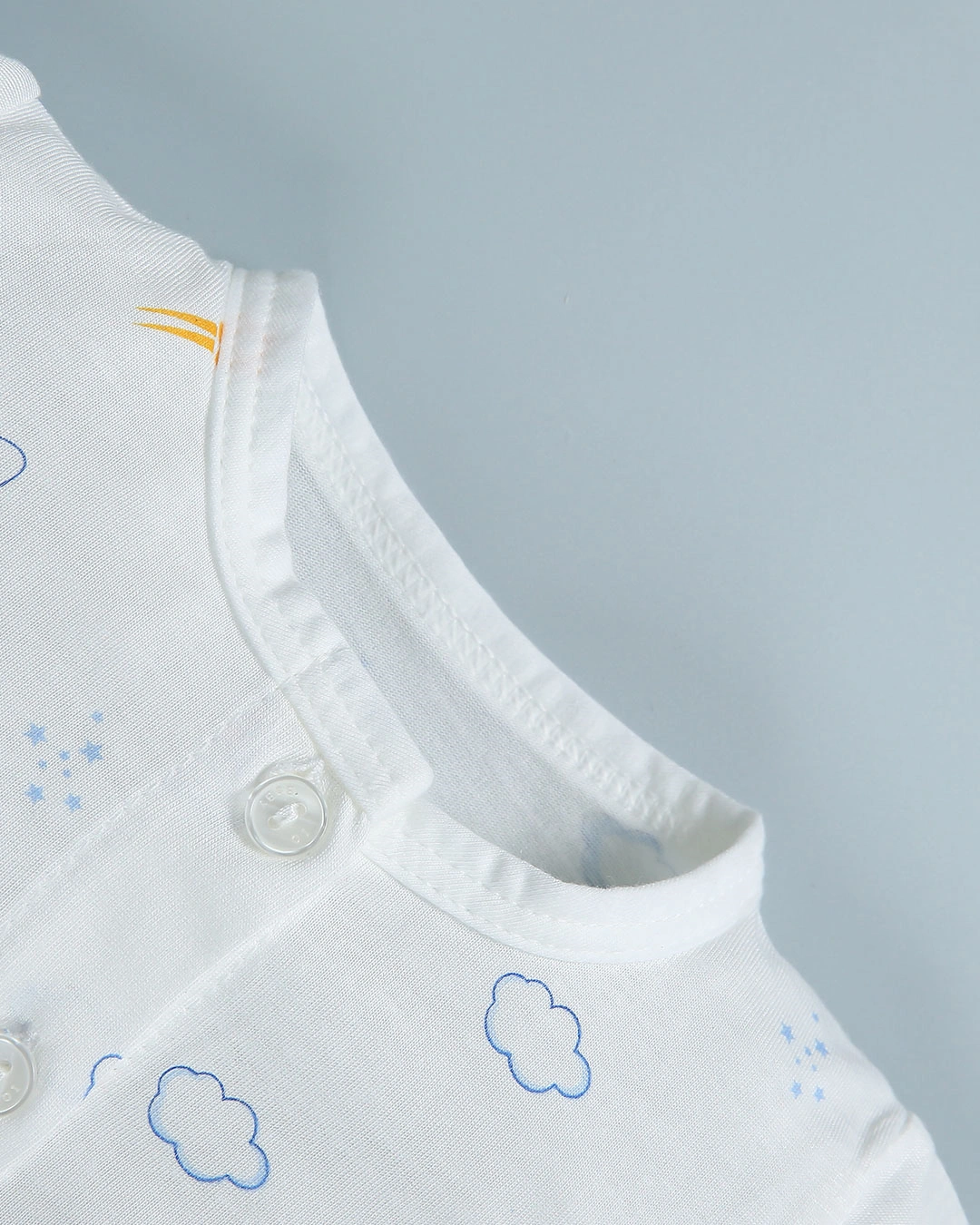 Bộ tay ngắn in hình thỏ IQ Baby màu trắng 4