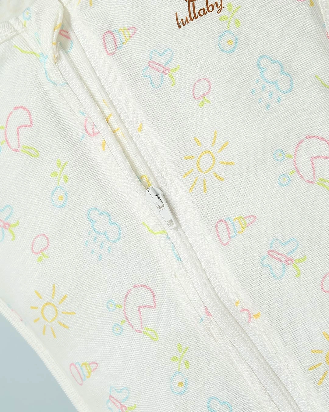 Nhộng chũn có khóa Lullaby NH849R 1 - 3 tháng màu trắng 4