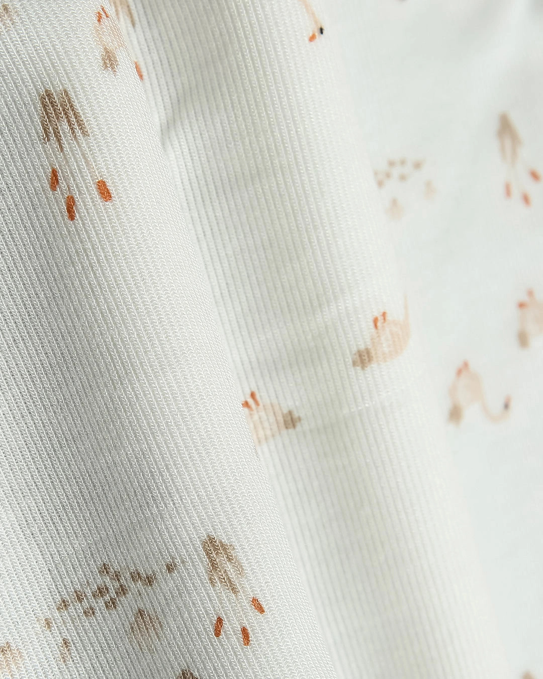 Nhộng chũn có khóa Lullaby NH849R 1 - 3 tháng màu trắng 30