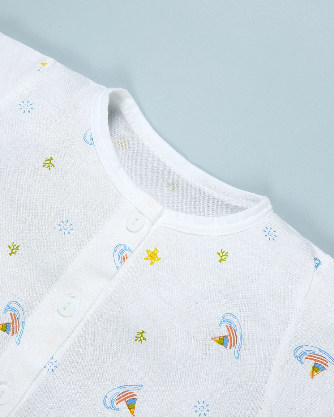 Áo tay ngắn in thuyền IQ Baby màu trắng 3