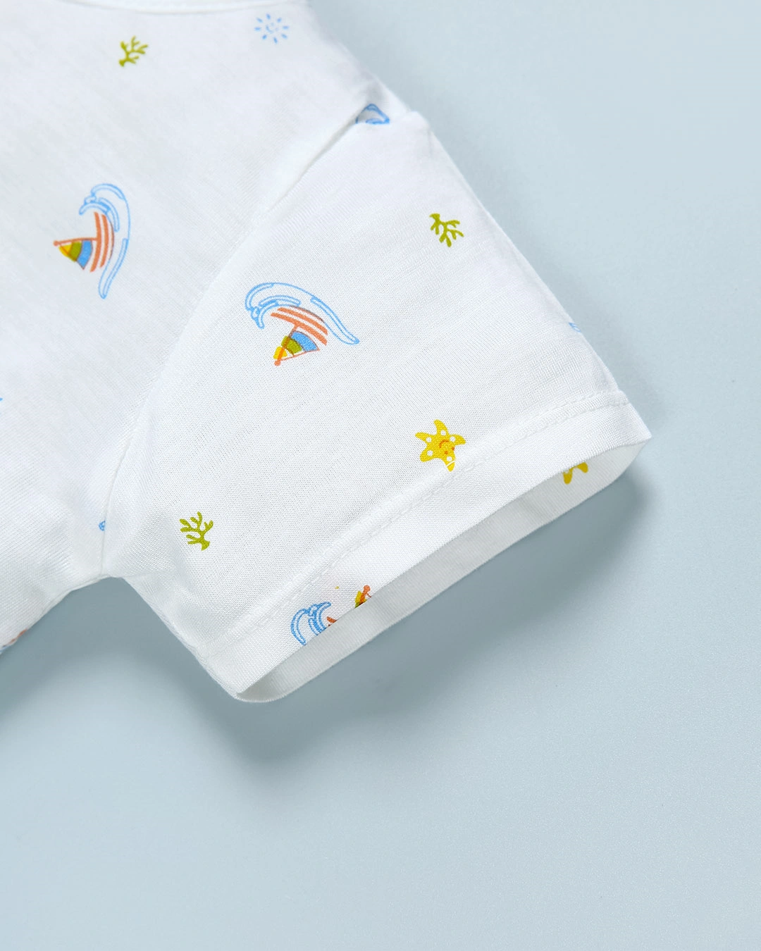 Áo tay ngắn in thuyền IQ Baby màu trắng 4