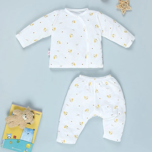 Bộ tay dài in hình sóc IQ Baby màu trắng 1
