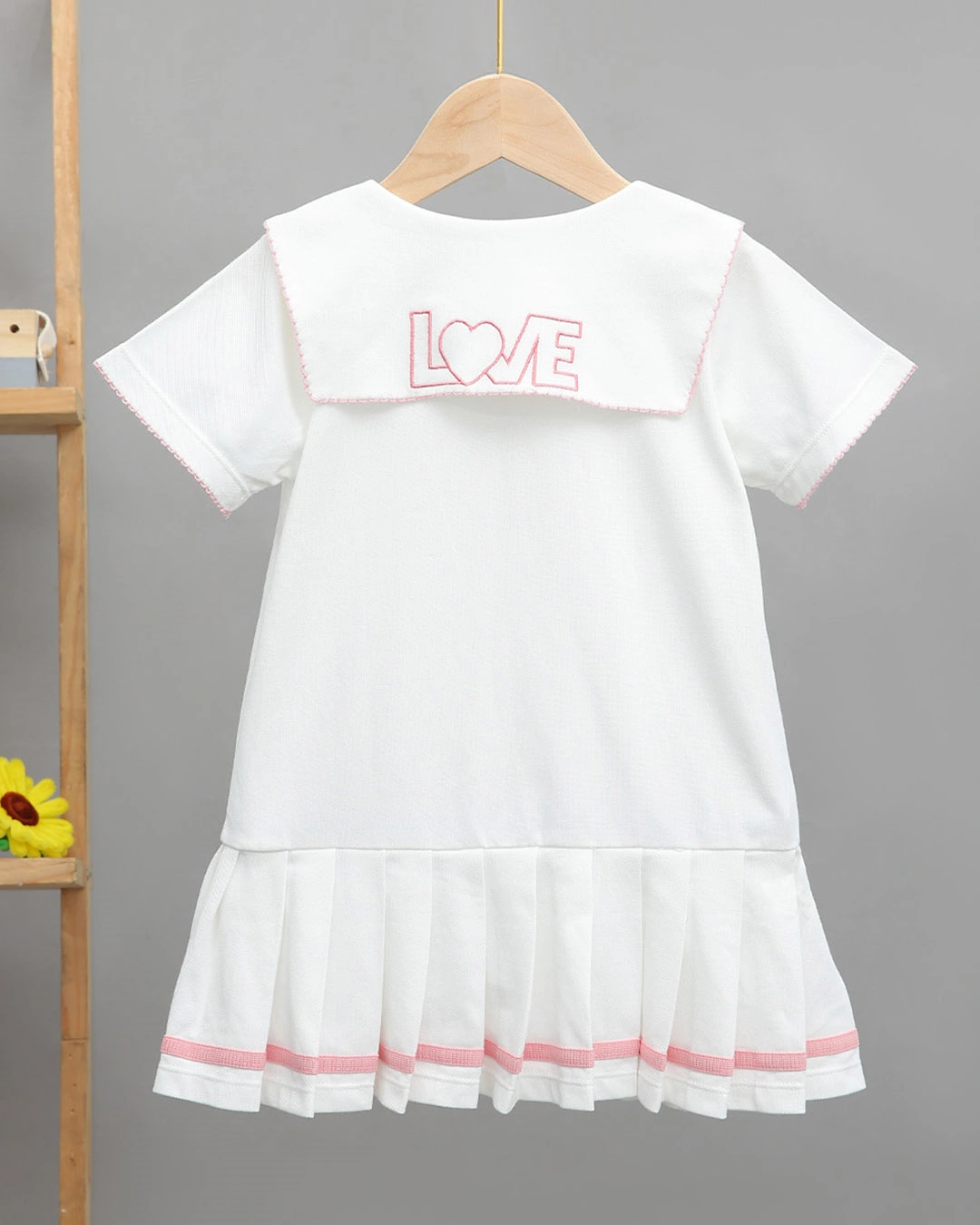 Đầm bé gái Pony Kids thêu gấu màu trắng 2