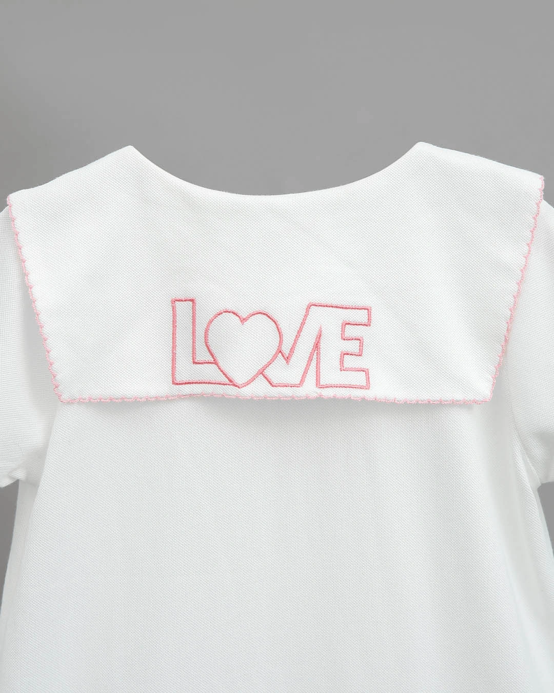 Đầm bé gái Pony Kids thêu gấu màu trắng 4