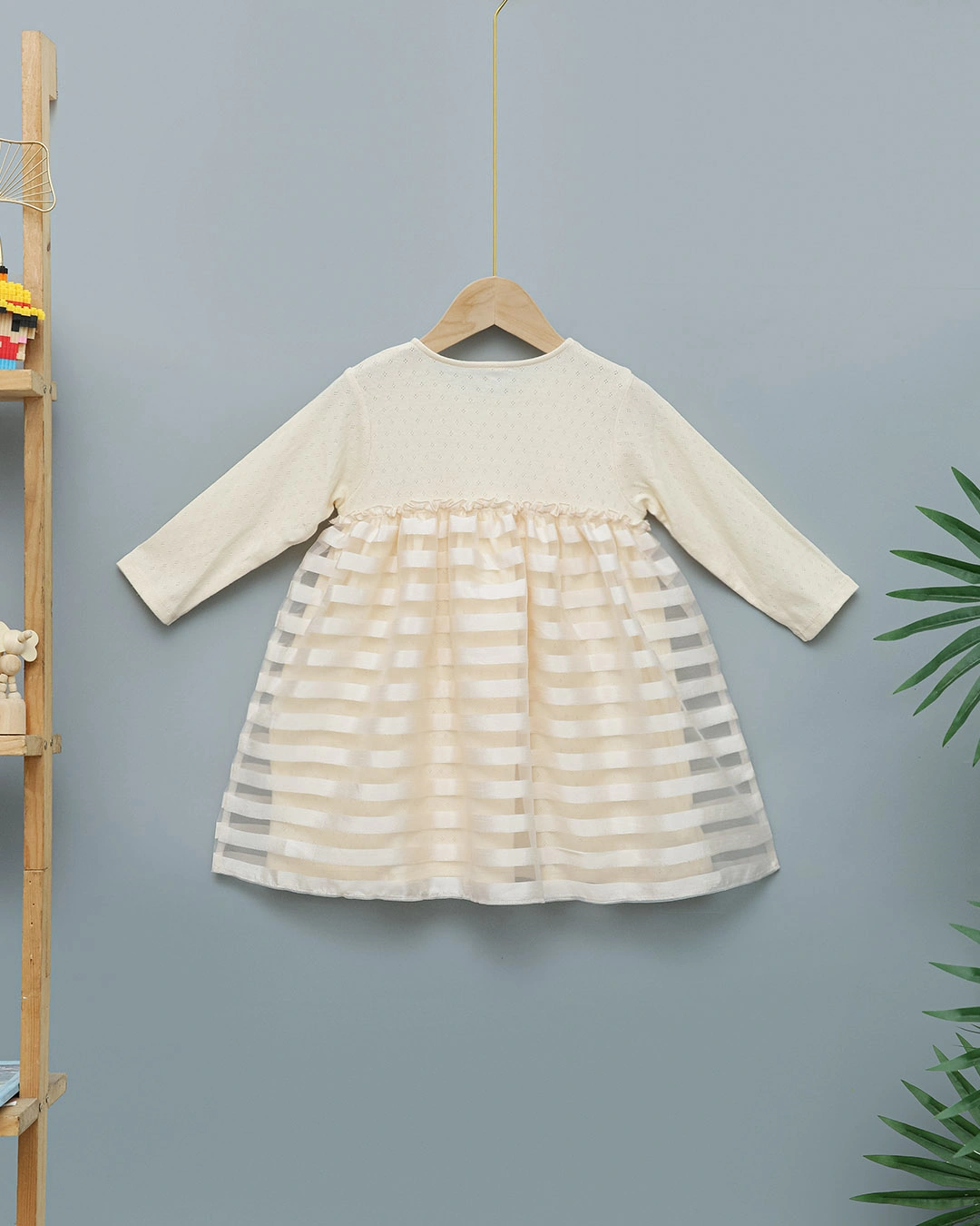 Đầm bé gái Lullaby NH911R màu be 2