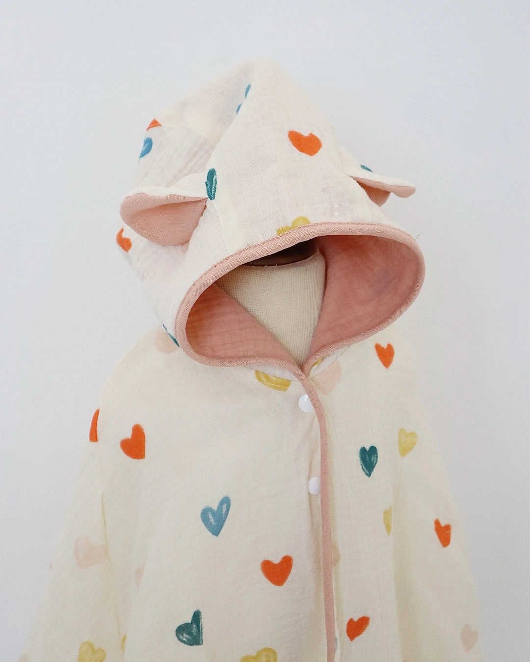 Áo choàng Bessla 0 - 12 tháng in hình trái tim màu trắng 5