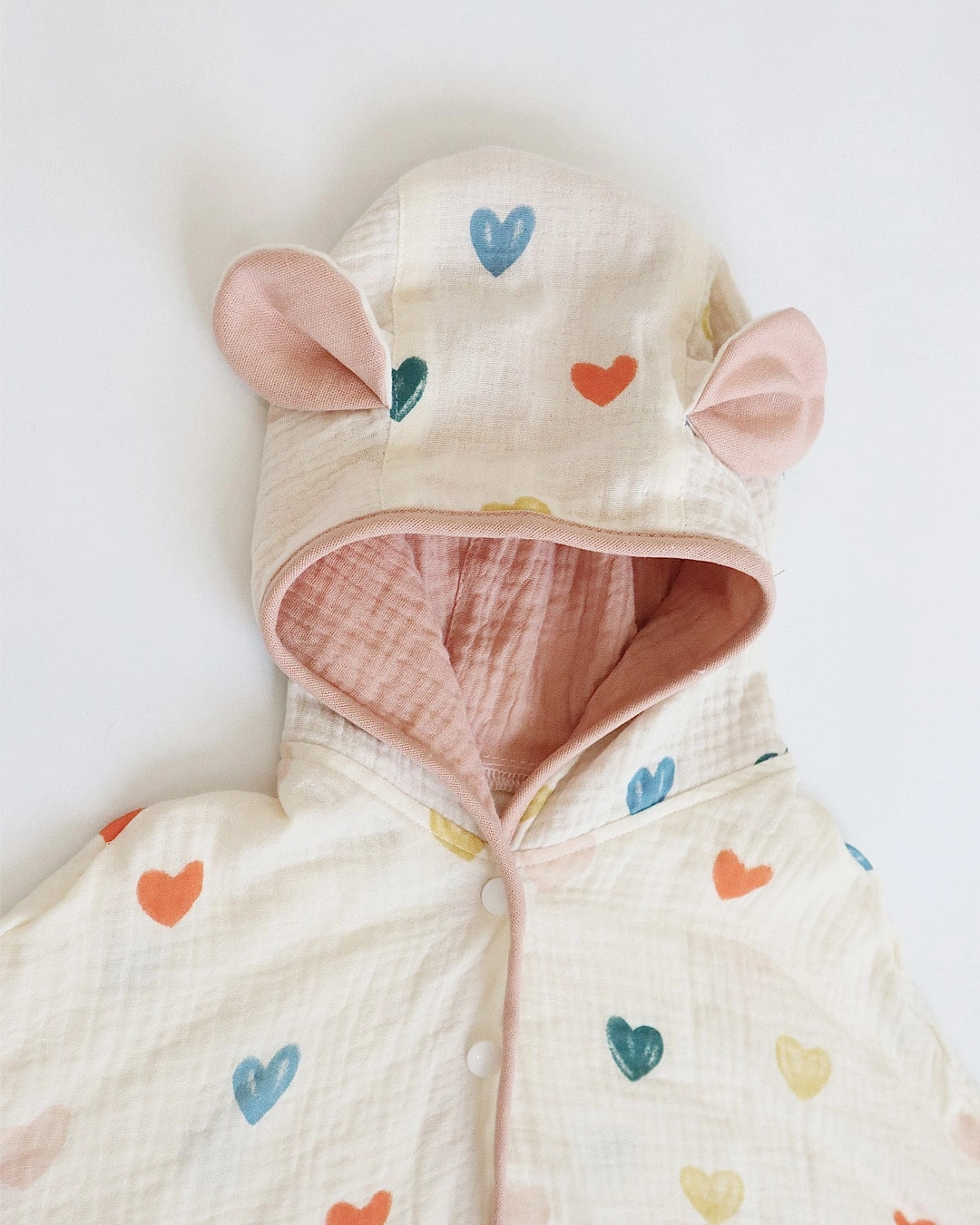 Áo choàng Bessla 0 - 12 tháng in hình trái tim màu trắng 6