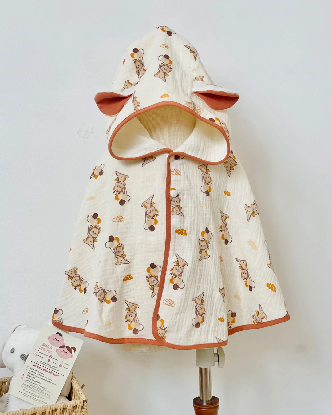 Áo choàng Bessla 6 - 24 tháng in hình thỏ hồng màu trắng 11
