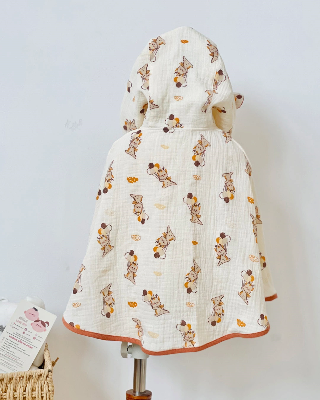 Áo choàng Bessla 6 - 24 tháng in hình thỏ hồng màu trắng 12