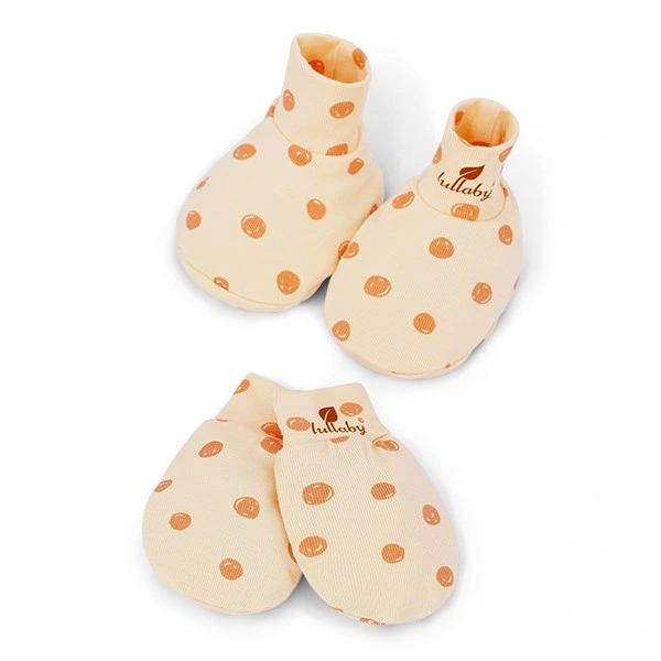 Bộ bao tay, bao chân Lullaby NH208V màu be (từ 0 - 3 tháng) 1