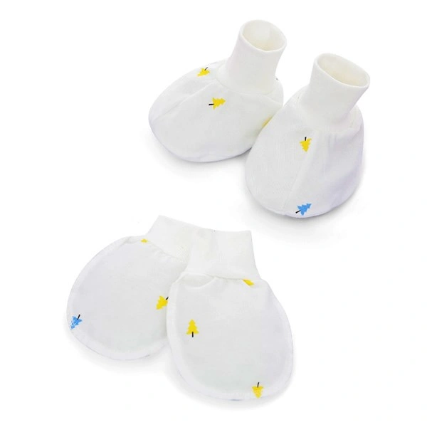 Bộ bao tay, bao chân in cây thông IQ Baby màu trắng (0 - 3 tháng) 1