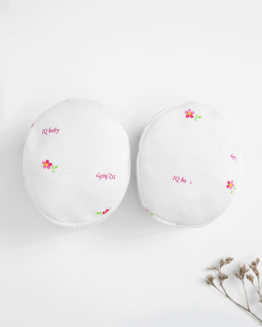 Set nón, bao tay bao chân in hoa hồng IQ Baby màu trắng (0 - 3 tháng) 7