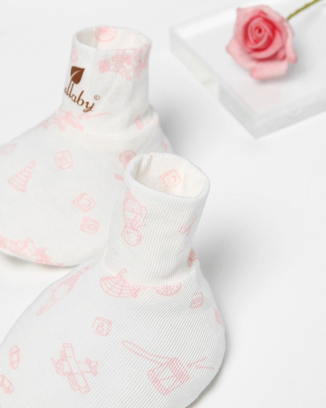 Set nón, bao tay bao chân in hình hồng Lullaby NH847R màu trắng (0 - 1 tháng) 8