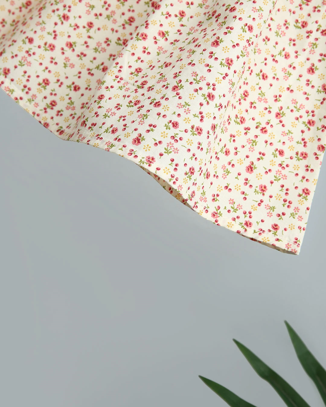 Bộ sát nách bé gái Lullaby NH286V màu be 10