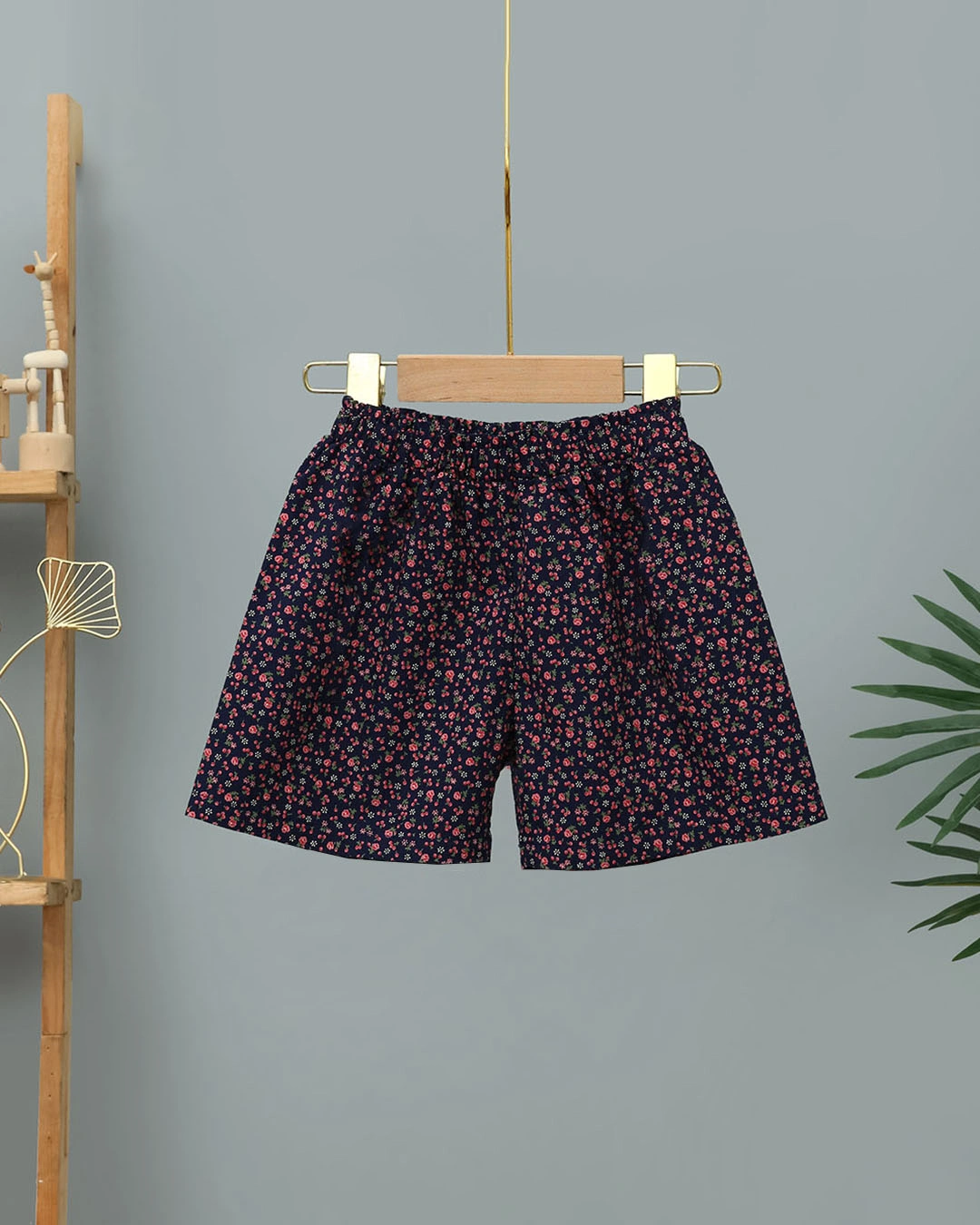 Bộ tay ngắn bé gái Lullaby NH288V màu trắng - xanh navy 9