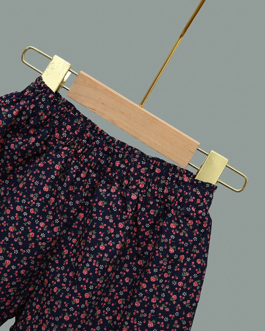 Bộ tay ngắn bé gái Lullaby NH288V màu trắng - xanh navy 10