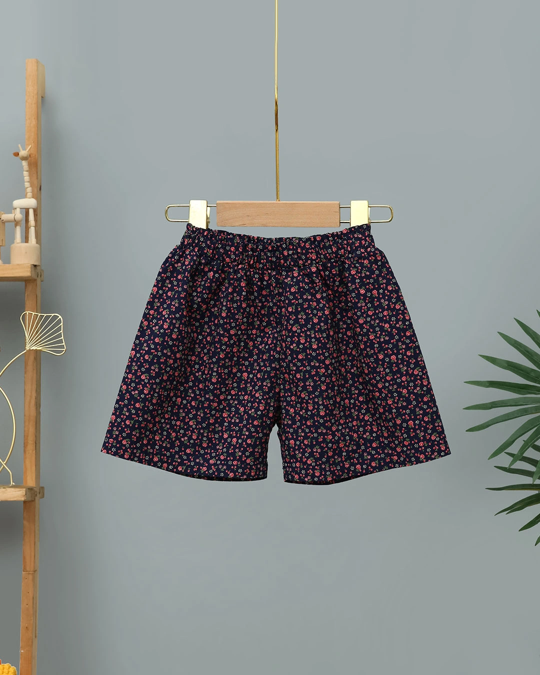 Bộ tay ngắn bé gái Lullaby NH288V màu trắng - xanh navy 8