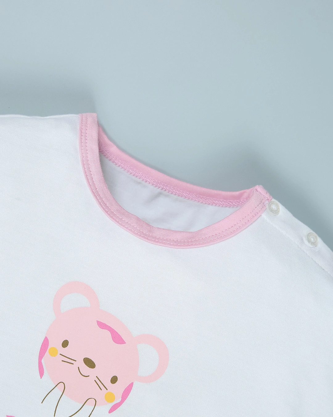 Bộ tay ngắn bé gái BabyMommy cài vai in chuột màu trắng - hồng 4