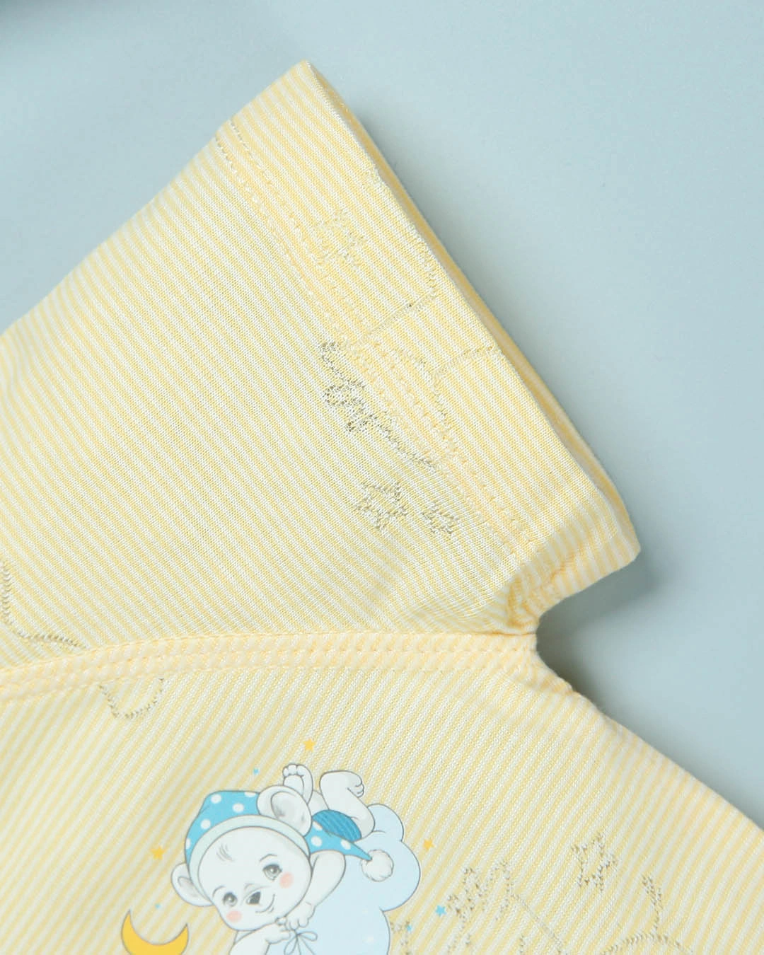 Bộ tay ngắn bé trai Pony Kids cài chéo in gấu màu vàng 5