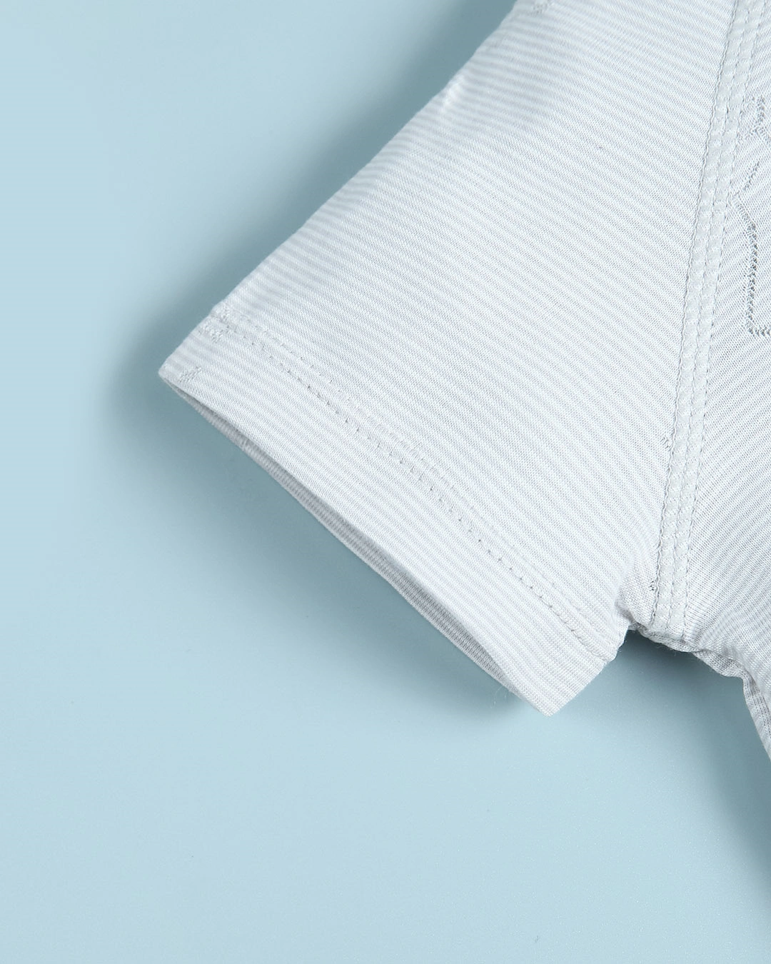 Bộ tay ngắn bé trai Pony Kids cài chéo in gấu màu vàng 29